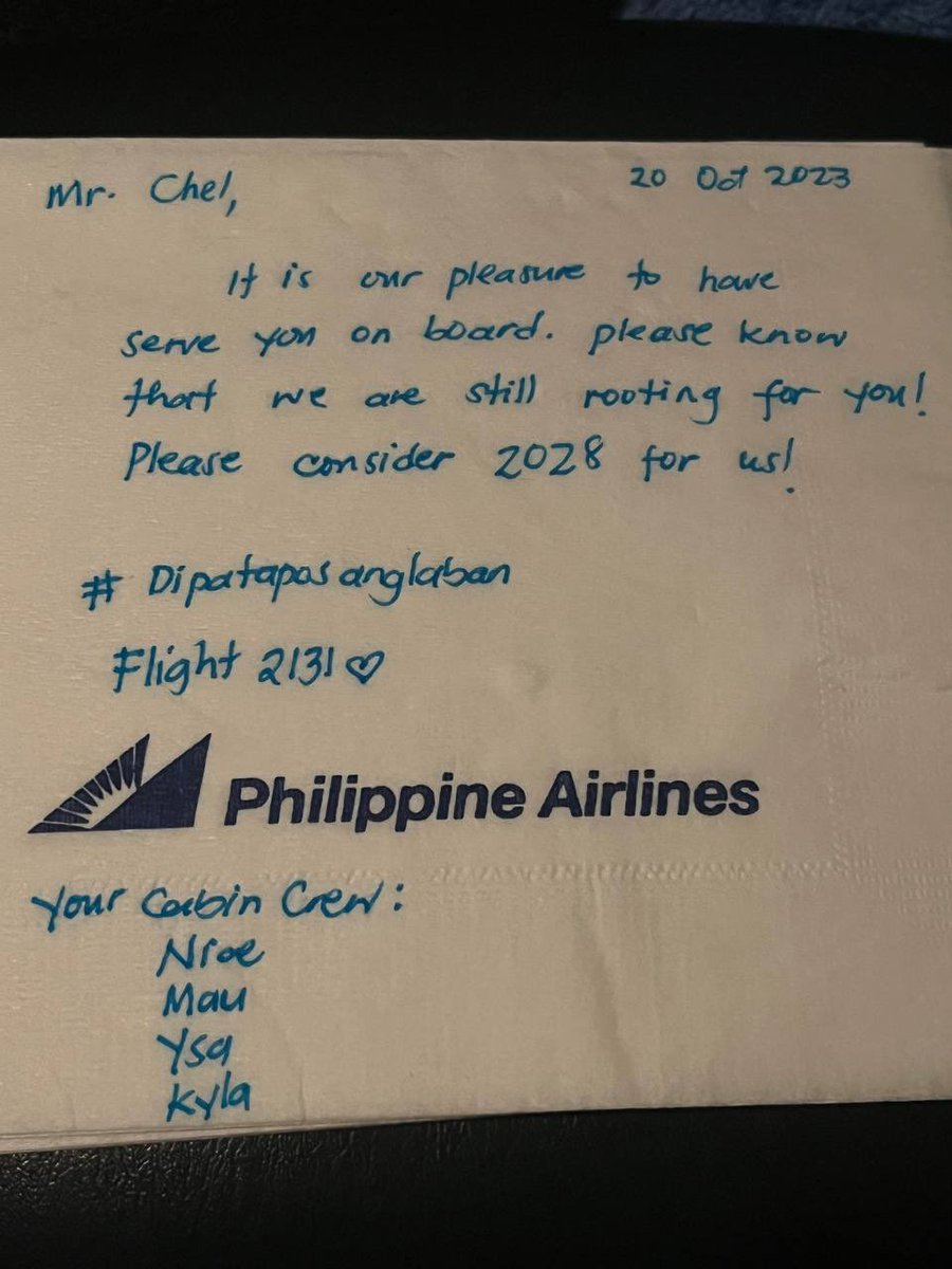 ChelDiokno's tweet photo. Thank you so much to the wonderful cabin crew from @flyPAL and @airasia who took care of us sa aming trip patungong Bacolod at pabalik ng Manila. They were so sweet to even give me a heartwarming note!

I really appreciate this little things. Nakaka-inspire to do better everyday! https://t.co/MGvwmQlRh7