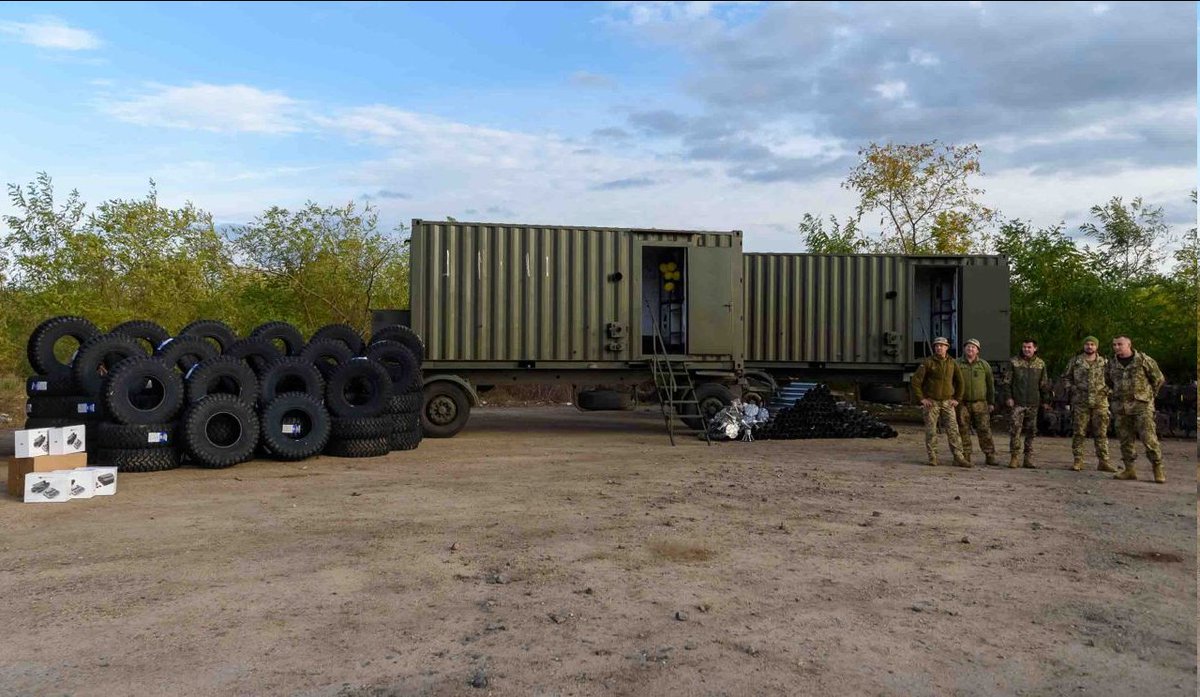 🔥 Юрій БІРЮКОВ:

Так, дідько, я знов про лазні та буржуйки, про вантажівки та майстерні. Я = нудний.

Стрічка новин заповнена історіями про fpv-дрони, зборами грошей на fpv-дрони, відео застосування fpv-дронів. Підшефні військові просять fpv-дрони, ПП пропонує пошукати та купити