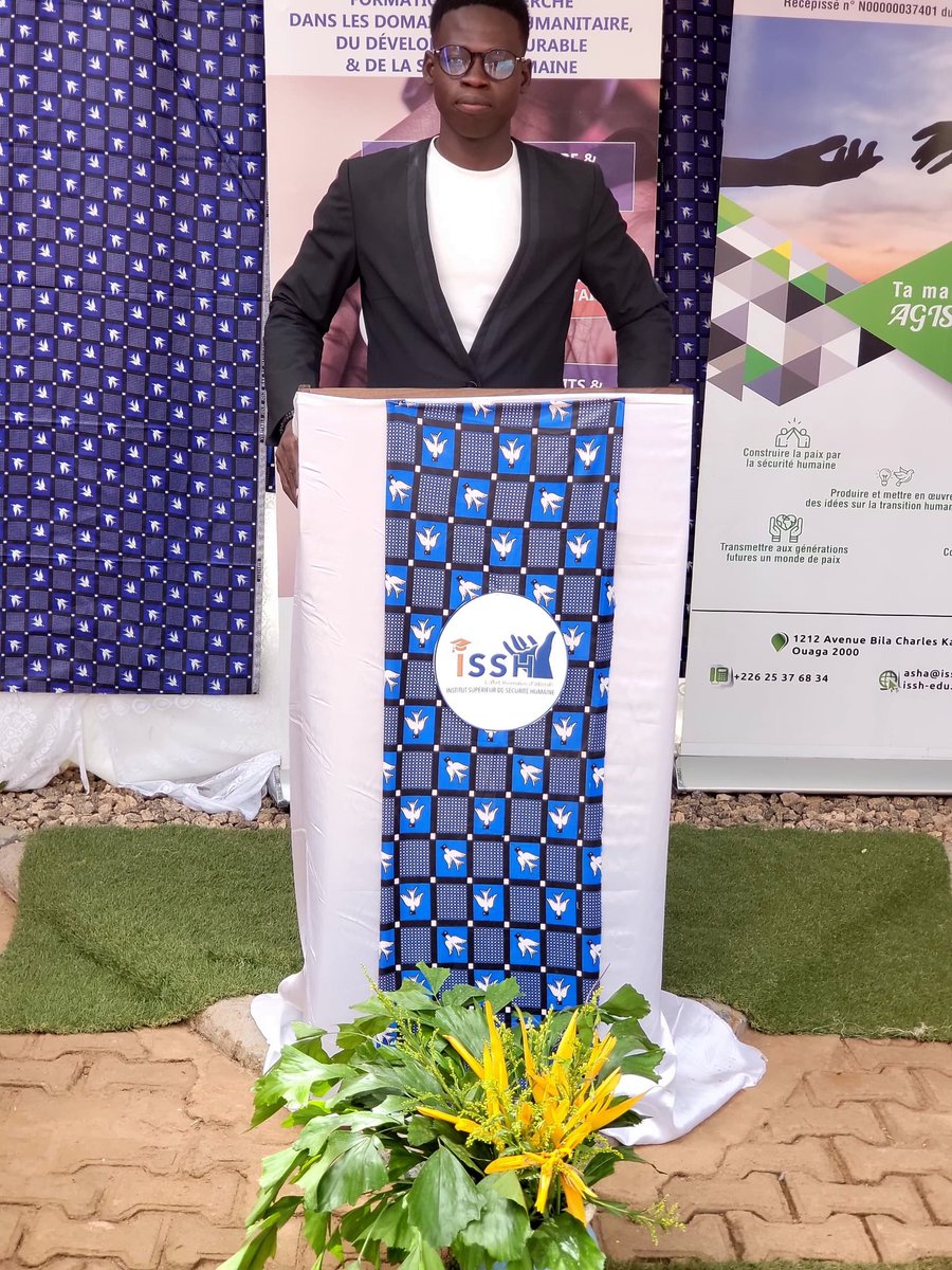 Je viens par la présente traduire toutes mes reconnaissances à tous ceux qui m'ont soutenu durant l'année pédagogique précédente. Mention spéciale au corps professoral. Merci à l'administration de l'ISSH surtout à notre Chargée de Formation Initiale.