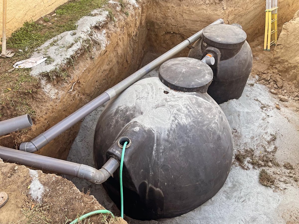 saiga_agro's tweet photo. Instal·lació d'Unitat de Depuració Ecològica de @SimopEspana a Mas Mare de la Font de #castellodempuries 
Sistema de dos elements:
✅ Fossa integral amb prefiltre incorporat, de polietilè.
✅ Filtre biològic percolador amb material filtrant de polietilè.
#saiga #saigaterraiaigua https://t.co/wTovmO8WQe