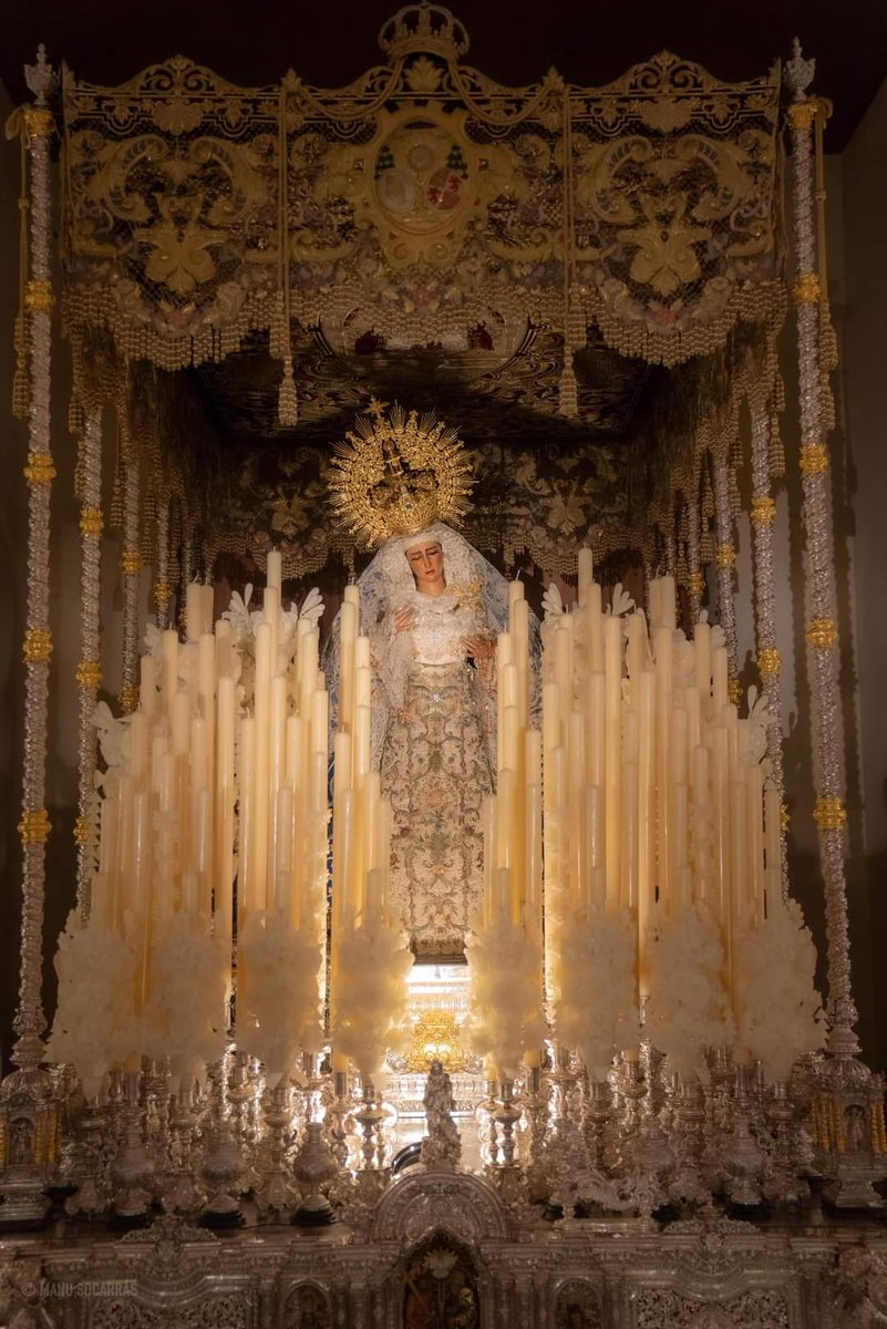 UnCofradeMas's tweet photo. María Santísima de las Angustias amanece hoy en su paso de palio, preparada para peregrinar junto a las Hermandades de Los Gitanos de toda España hacia la Catedral de Sevilla, donde presidirá, el 27 de octubre. Foto: @Hdad_LosGitanos #TDSCofrade #TDSActualidad @abejaranito https://t.co/5WgHGRqsgn