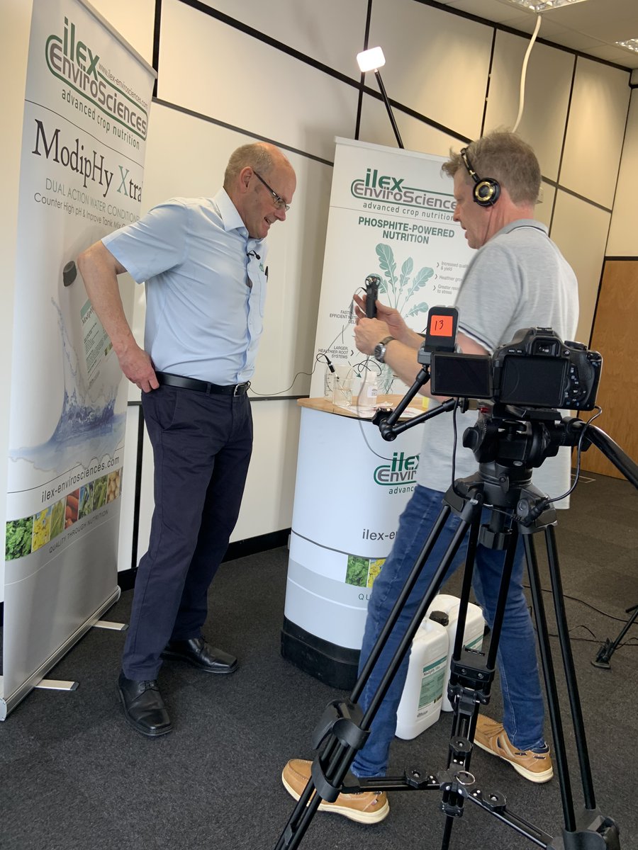 cropnutrition's tweet image. Our ModipHy Xtra™ water conditioner is so good at optimising water pH levels, we thought we&apos;d show you it in action. Our demonstration video will be showing at @CropTecShow and @MidsMachinery this November. 
#hardwater #spraysolutions #highpH #tankstability