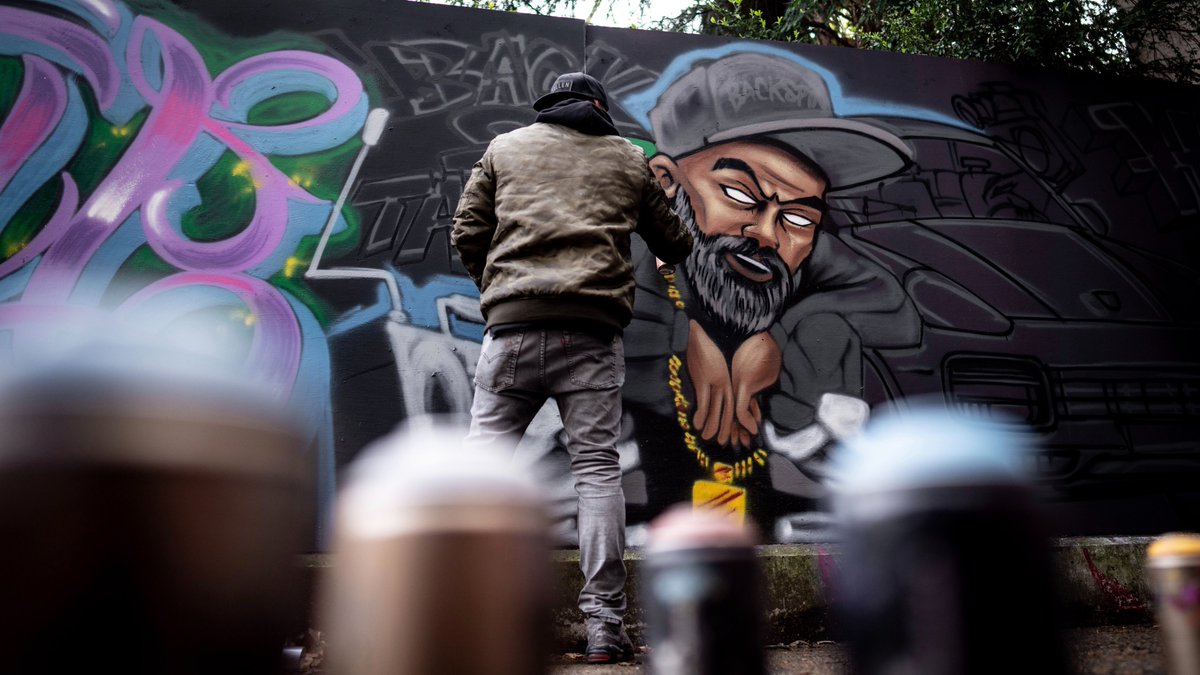 backtotape's tweet photo. Graffiti is an important part of hip-hop culture - the corporate identity of the street. For #BackToTape, the three writers Scotty76, Fuego Fatal and Yugo visualise the idea of the book ‘Hip-Hop Culture - A Road Trip through Europe': https://t.co/TWeYE9AdGm https://t.co/l5wZHFFNwE