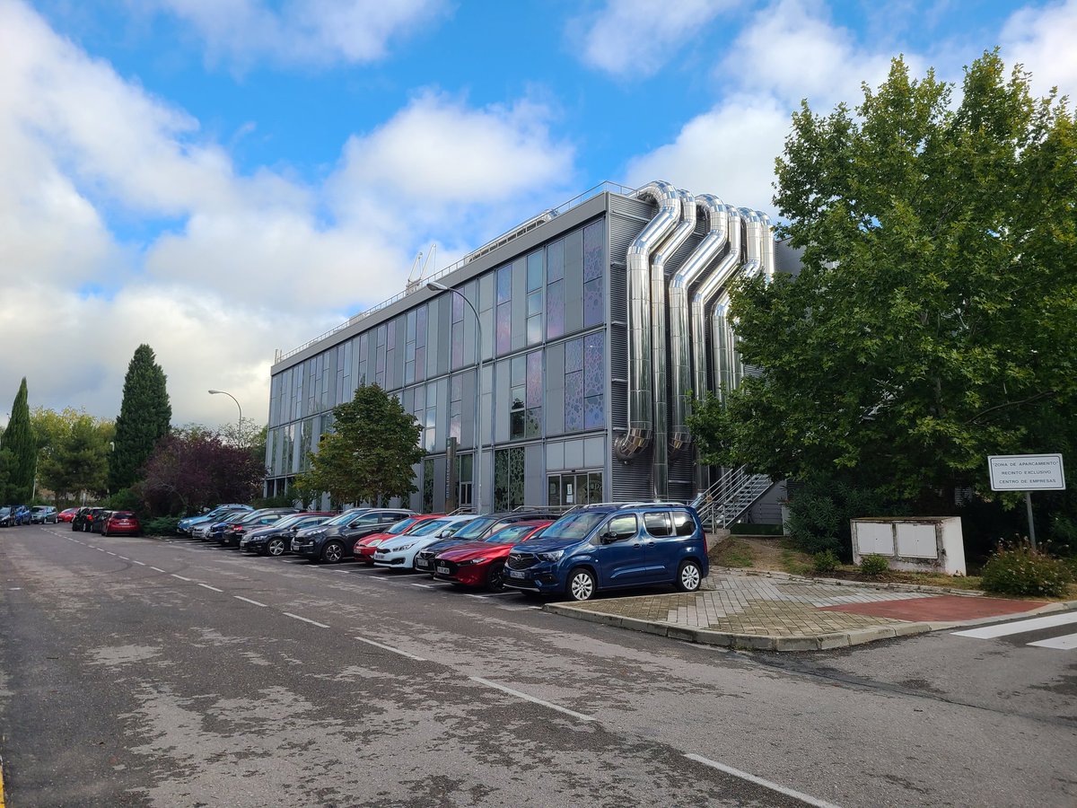 Vamos a aprovechar el #DiadelasBibliotecas para reconocer el trabajo y la dedicación de <a href="/biblioUPM/">Biblioteca UPM</a> @BiblioCampusSur. ¡Feliz día!