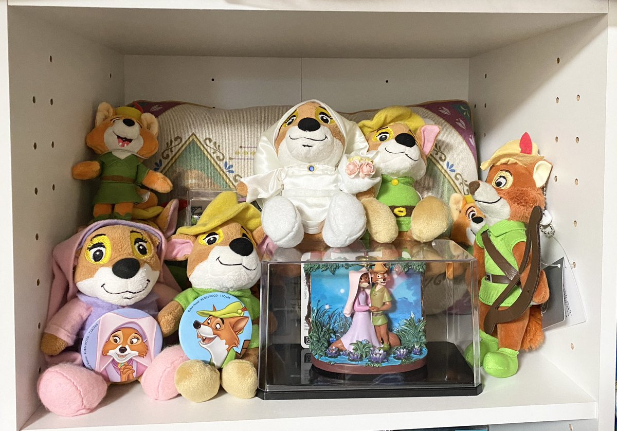 mrmt_72's tweet photo. 私のロビンフッドコーナー世界レベルでかわいい🦊🦊🤍 https://t.co/DFW9wMiLGA