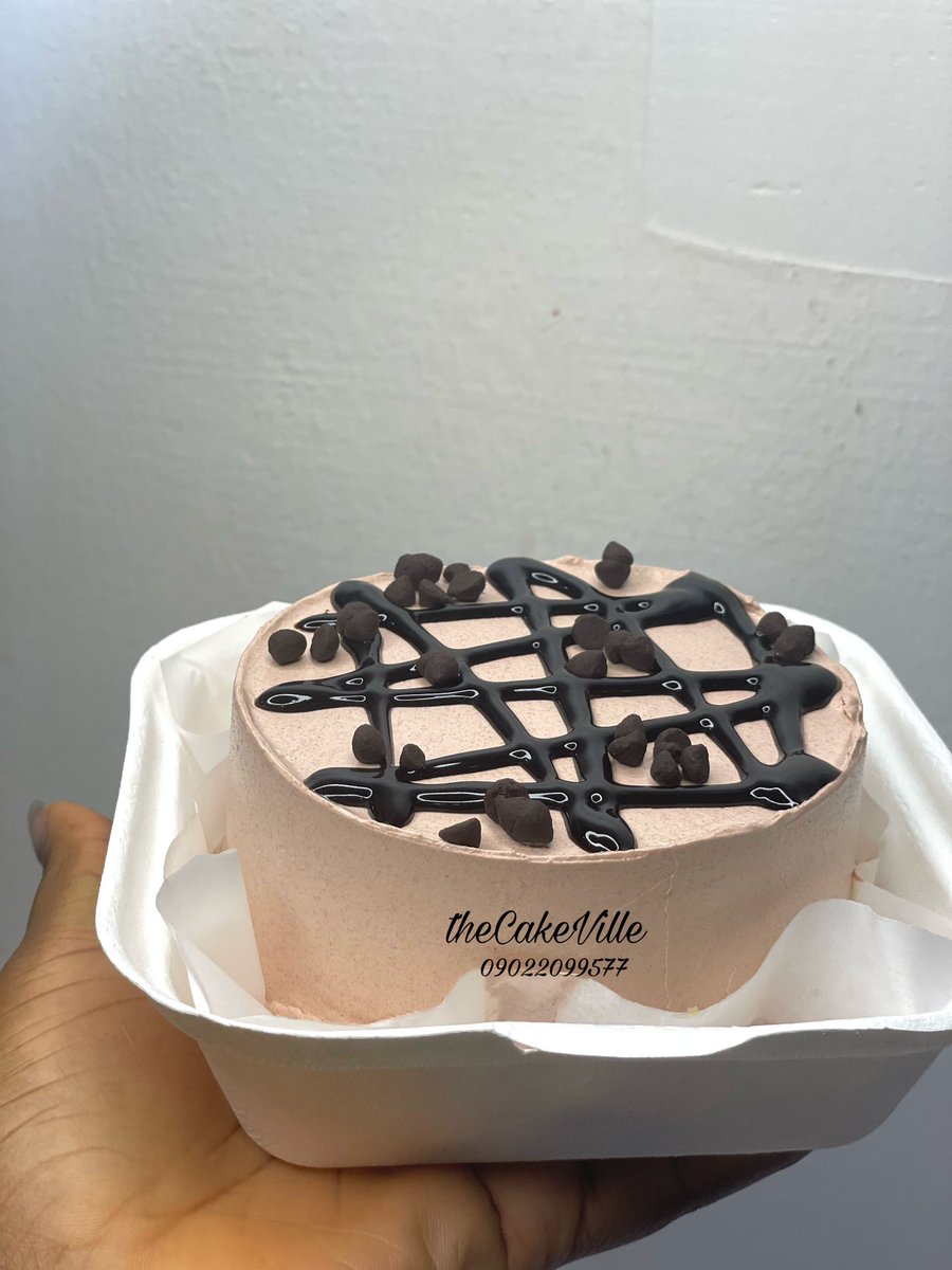 SDinma's tweet photo. Bento cakes or lunchbox cakes are little cakes that are perfect for individual serving. Bento box cakes are adorable minimalist Korean cakes that have taken the internet up by the storm.
Thankfully, these cakes are available at your disposal in Awka; Anambra state and https://t.co/O69l7BRf3N