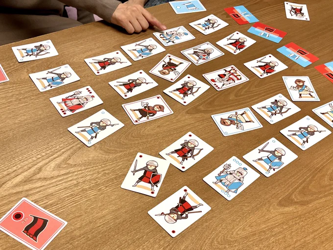 昨日は雨蘭先生主催のボードゲーム会に参加してました! 雨蘭先生開発の「リベリオン」 分かりやすい上に白熱できて最高でした!
