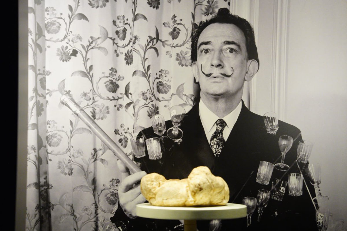 Em temia una exposició de museu estàtica i avorrida de la <a href="/casanataldali/">Casa Natal Salvador Dalí</a> a #Figueres, però el recorregut per la casa on va néixer Dalí s'ha dissenyat per a que sigui alhora didàctica i entretinguda, amb tocs de performance tecnològica i emocionant per moments, sobretot si ets