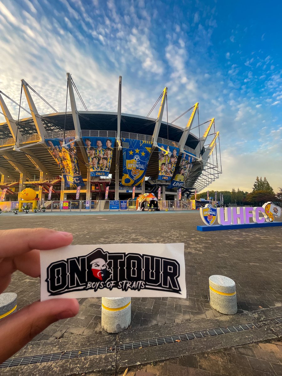 ZulPersonal's tweet photo. Touchdown Ulsan Munsu Stadium!

#OnTour #AsiaInvasion https://t.co/cr3Rg08223