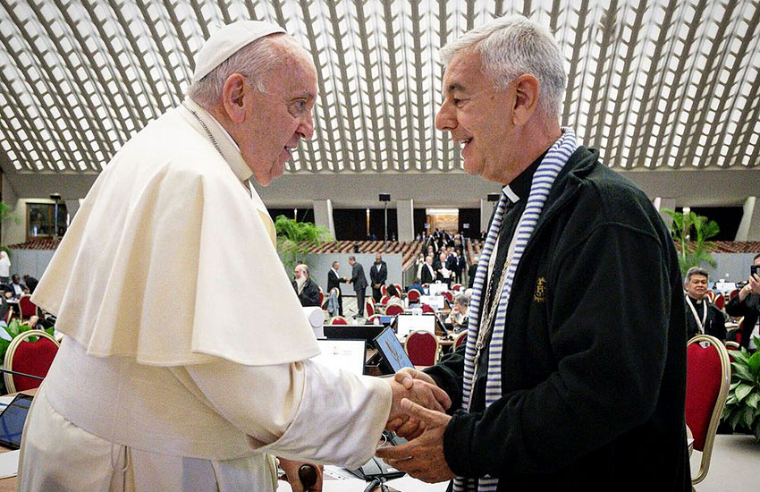 JesuitsGlobal's tweet photo. The synodal process is not a new idea; it has always been in the Church since the very first Christian communities. What we are trying to do now is to reinforce this way of proceeding in the Church, in accord with the spirit of the Second Vatican Council.

https://t.co/G4zZlY8VbX https://t.co/Xw1R7oSQs0