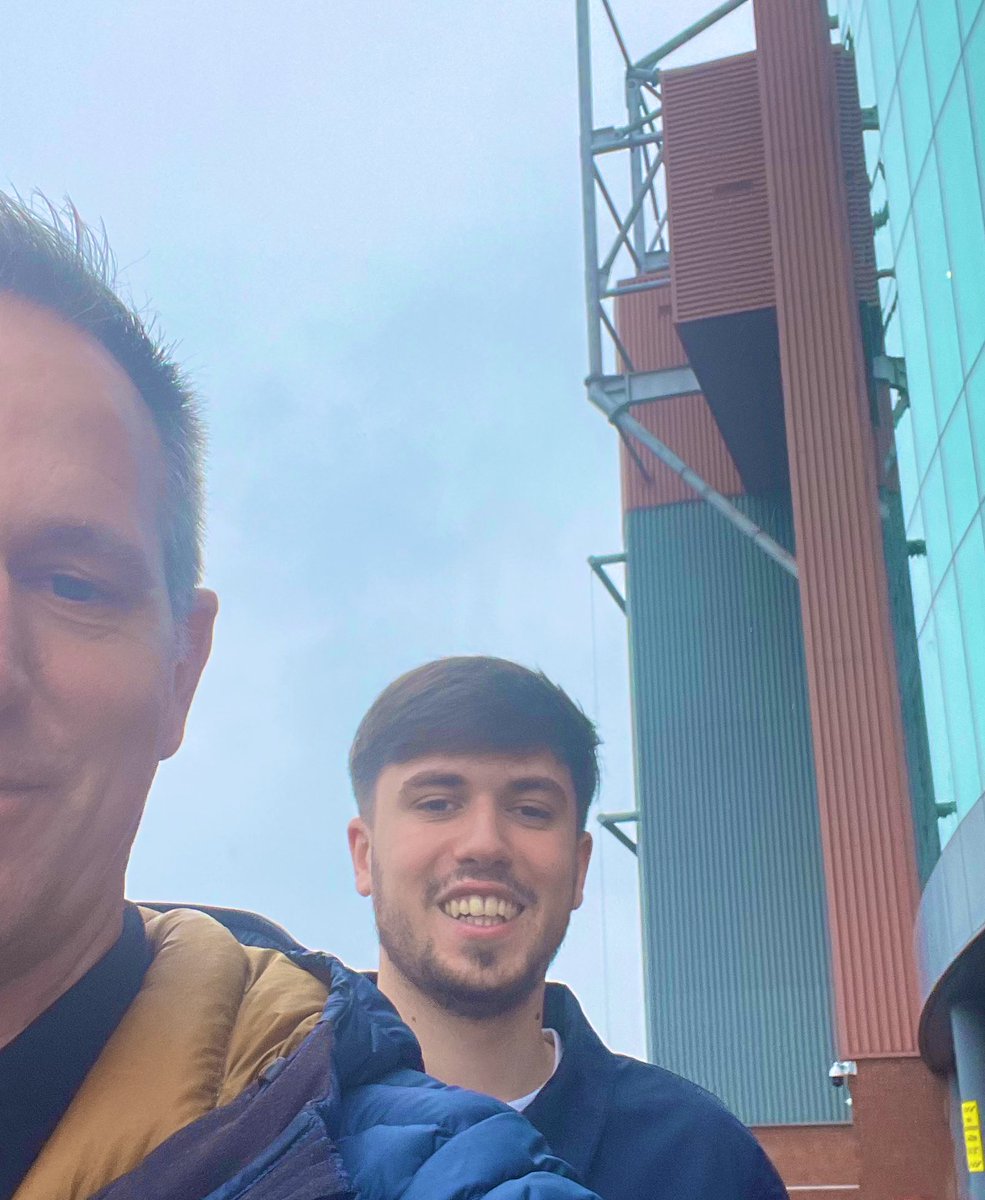 Blinds IN Glass 🟨 tweet media