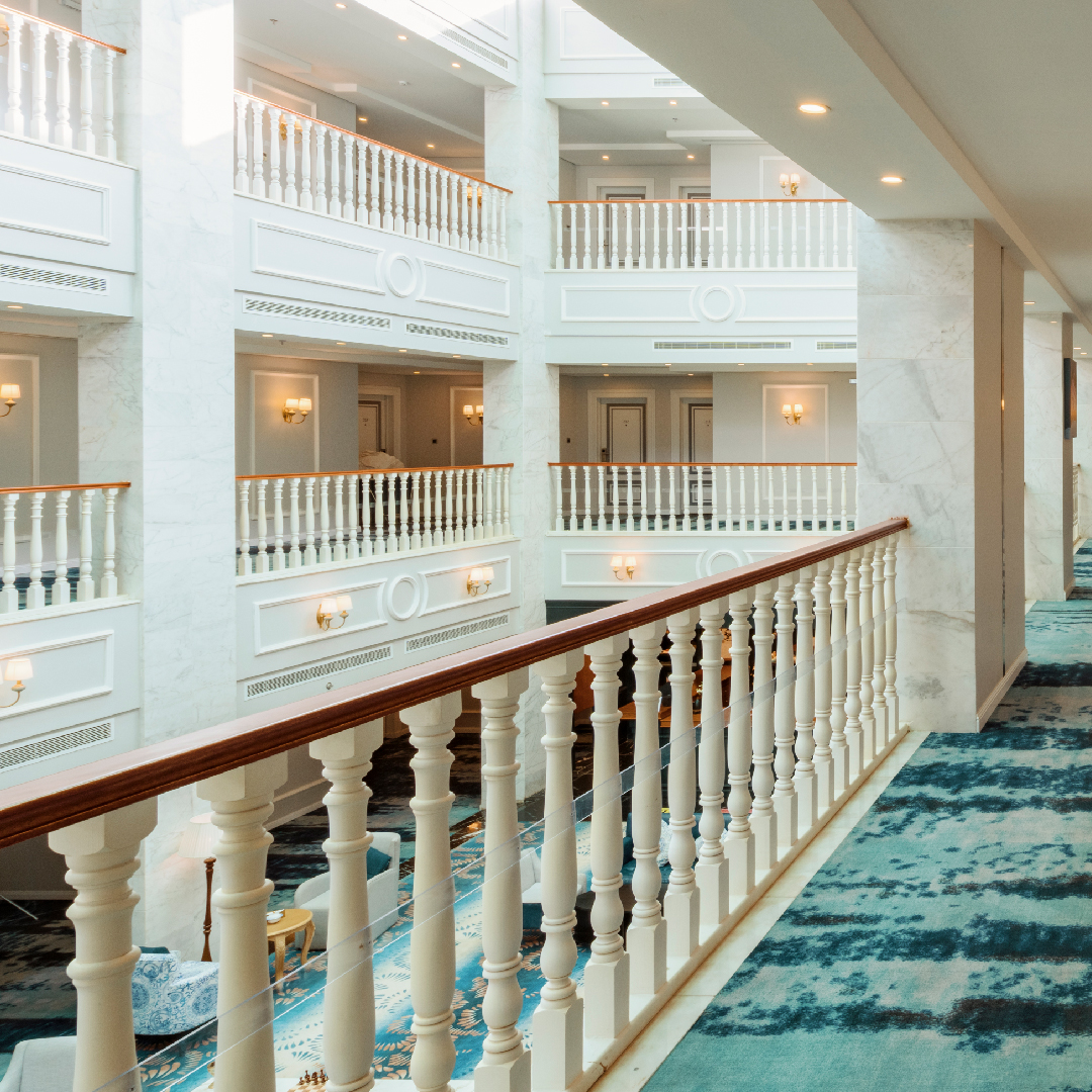 إكتَشف خيارات من الرفاهية في أجنحة فندق جلنار، 
للحجز و الاستفسار :0163659777