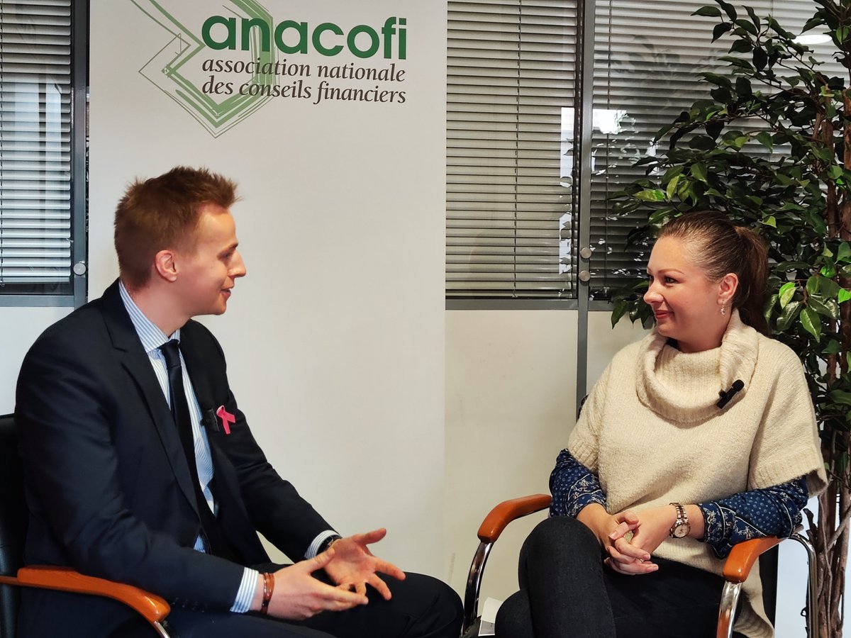 AssNaCoFin's tweet photo. 🎙ANACOFI INTERVIEW, ça tourne !🎙
@V_Faure_Muntian reçoit Guirec GOUDIN de BDJ pour vous parler de l’assurance RC PRO.
Retrouvez bientôt notre nouvelle interview : Anacofi Interview, Tout sur l’assurance RC Pro des CGP !
#assurance #cgp #rcpro https://t.co/v2lNXdn1sL