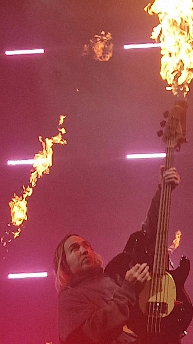 FrenchBassist's tweet image. Fall Out Boy au Zénith de Paris hier soir, c'était le feu 🔥😍