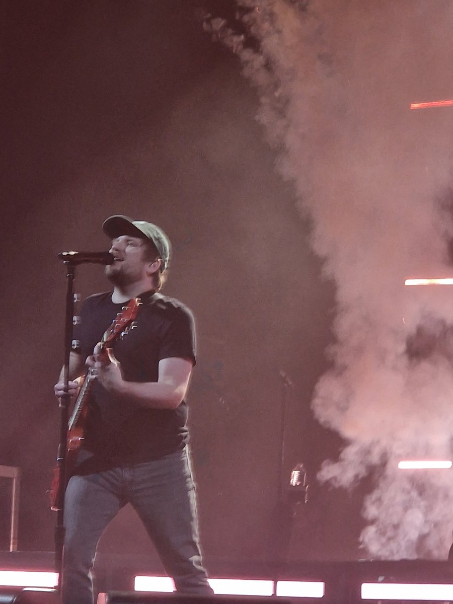 FrenchBassist's tweet image. Fall Out Boy au Zénith de Paris hier soir, c'était le feu 🔥😍