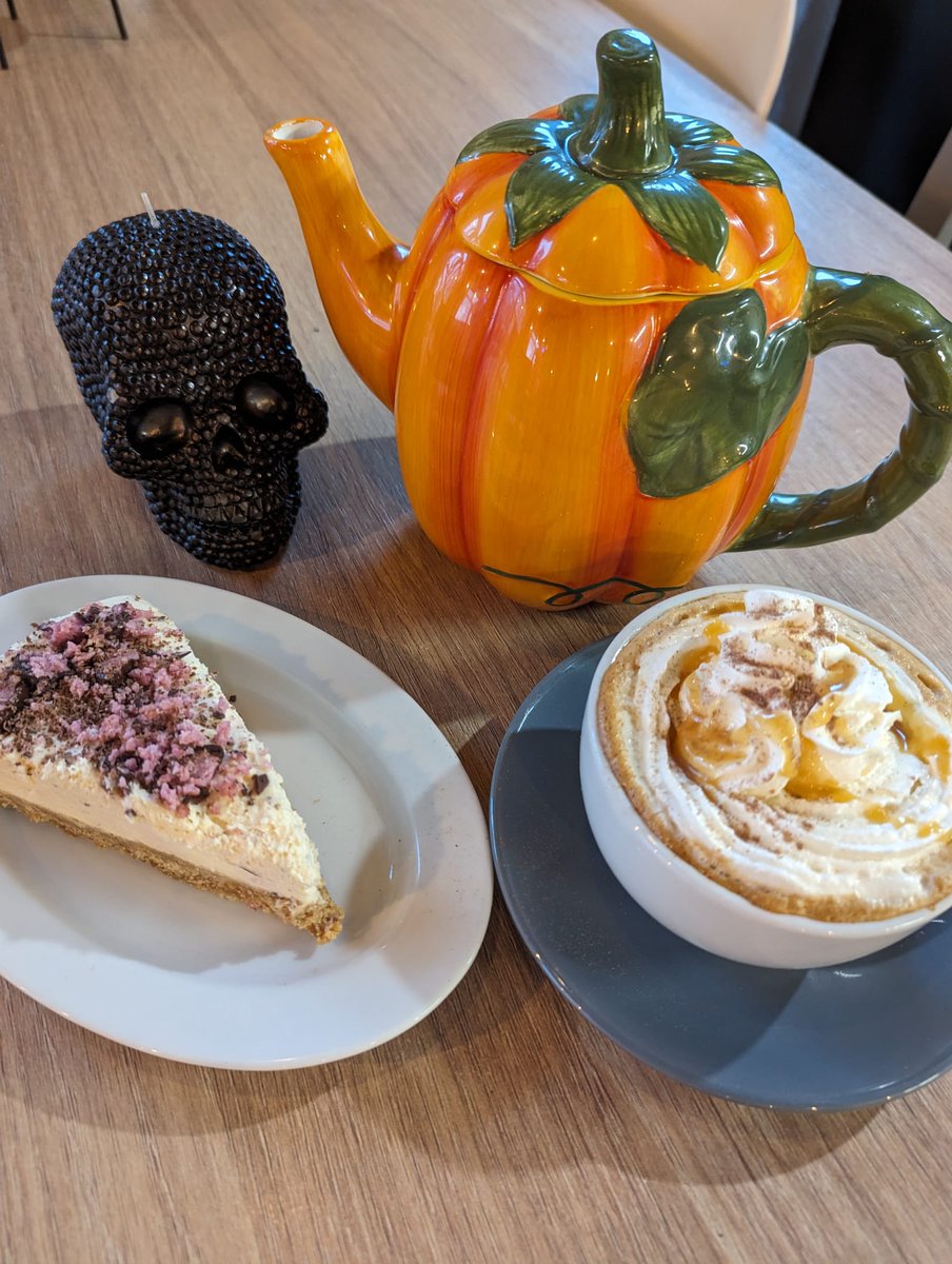 Forgive me Father for I know I am meant to be on a diet but it was really cold outside and I preferred a wack of cheesecake and a cappuccino with cream and toffee sauce for breakfast.... After it's close to Halloween 🎃🎃 

#breakfast 
#cheesecake 
#staylocal
#stayhealthy