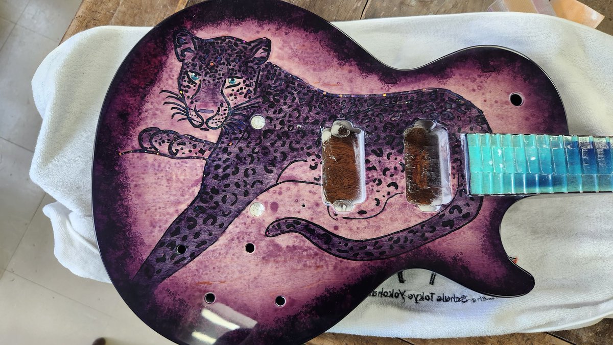 HoppRock_Japan's tweet image. Today I polished all day. #buffing
今日は一日中バフで磨いていました。
#luthier #lespaul #guitar #woodworking #purple #leopard #gitarre #塗装 #弦楽器製作者 #ギター #ギター製作 #紫 #エポキシ樹脂 #resin #cat #smallbusiness #independent #airbrush #guitargirl #kawaii #handmade #happy