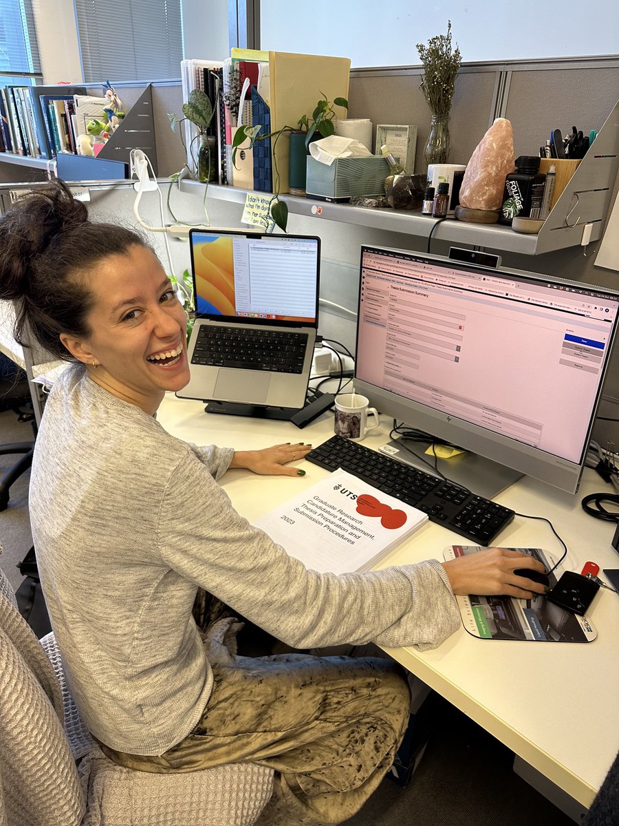 Congratulations to our PhD student Neus Gomila Pelegri on pushing the button to submit her Thesis titled ‘ Three-Dimensional Neural differentiation of Mesenchymal Stem cells.’. Fantastic effort after a long haul during difficult times. So proud of her perseverance.