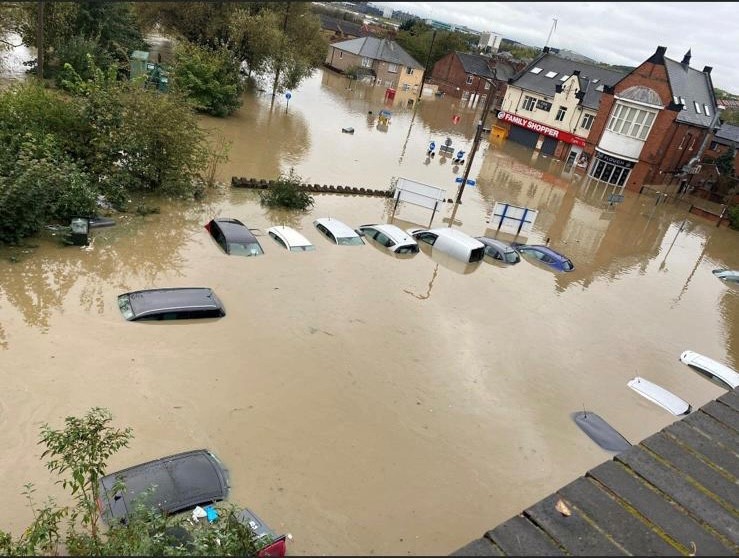 Drainsids's tweet photo. ⚠️FLOODING⚠️ If you are facing problems with the recent flooding- IDS will be happy to help with any drain blockage clearance, pumping or damming!

Please call us on: 
01777 858707

#flooding #helping #floodvictims https://t.co/I7WoApXxgR