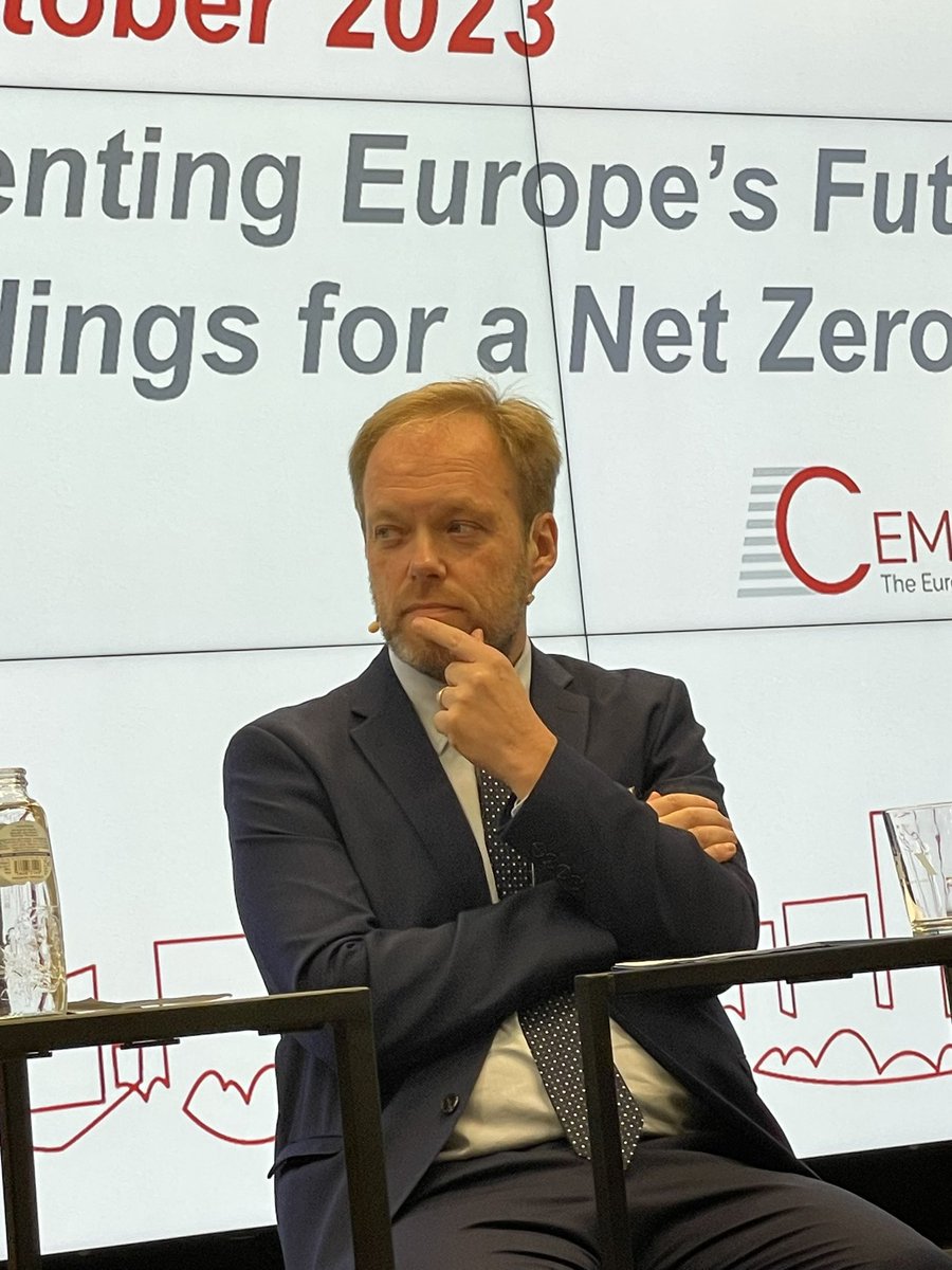 Highlights from Director General Vandenberghe <a href="/EUClimateAction/">EU Climate Action</a>: 
✅Impressed by CEMBUREAU Carbon Neutrality Roadmap, a lot of work to be done together
✅1.2 billions invested in #cement sector, more should be done
✅#CCS should be an option for hard-to-abate sectors
#CEMENT2050