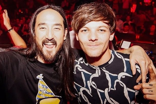 louist91otter's tweet photo. I love them but does #smallzy know he's had new music out since then?????? https://t.co/T2Oeg5vfID