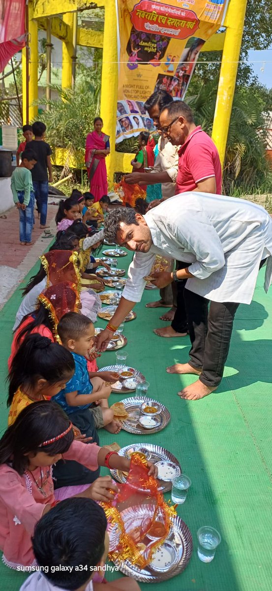 Rajeshm19791's tweet image. जय माता दी 🙏🏻🚩
आज महानवमी के पुण्यावसर पर दुर्गा park मे माँ सिद्धिदात्री का स्मरण कर देवी स्वरूपा कन्याओं का विधिवत पूजन कर आशीर्वाद लिया।

 सभी कन्याओं को भोजन कराकर मन आनंदित है। 

#नवरात्र 
@rameshwar4111 
@BhopalGramin
#rajeshmishra