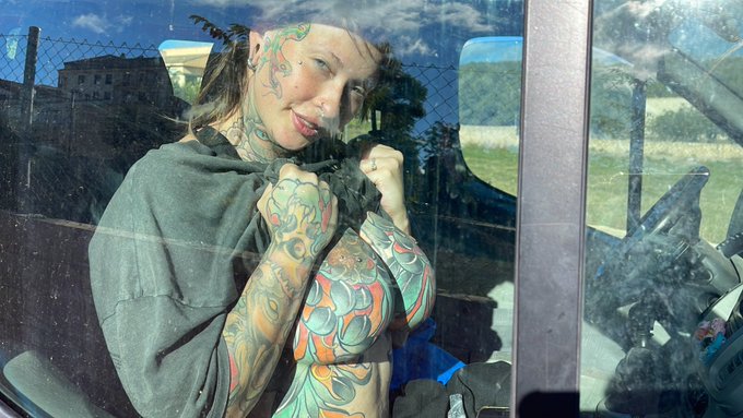 Flashing my tits for you ;) 3,75$ no ppv onlyfans - https://t.co/DWFHhlzVGD https://t.co/yMOqKMcjsT