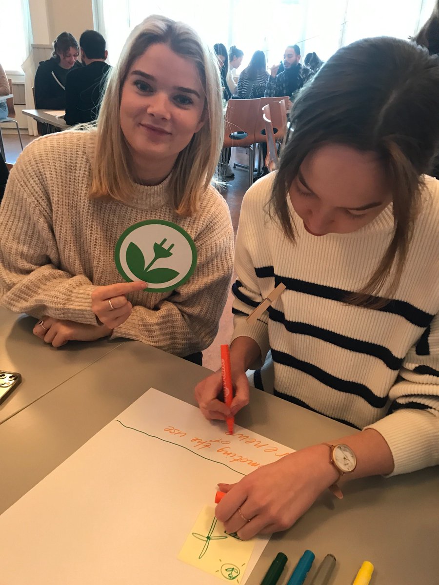 Several of our #EUsolidaritycorps volunteers are on a full-week training organised by @Opetushallitus .

They just sent us some photos and we're happy to see that they keep EKOenergy in mind 💪 😉

All the best and looking forward to seeing you back next week! #youthforclimate