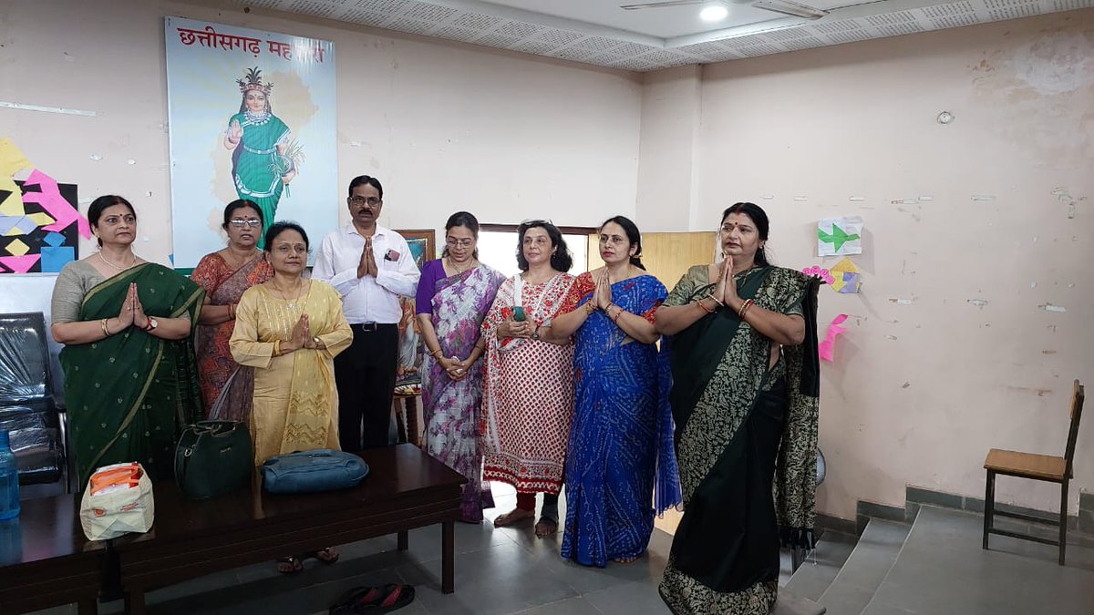 dranuharshal's tweet image. Thanks #SCERT Director, Additional Director J.P.Rath, Principal Pushpa Kispotta Mam #CollegeofTeachersEducation and lovely staff members for hosting a #Foldscope session for their B.Ed./M.Ed. students, leaders of tommorrow #Raipur #Chhattisgarh indebted 2u #AlkaPanda @biopatrika