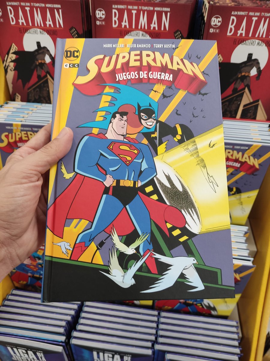 Javi09406452's tweet photo. Tomos DC ECC, tapa dura, 192 páginas.
7,95 € en Carrefour. https://t.co/rpXFUy6tZi