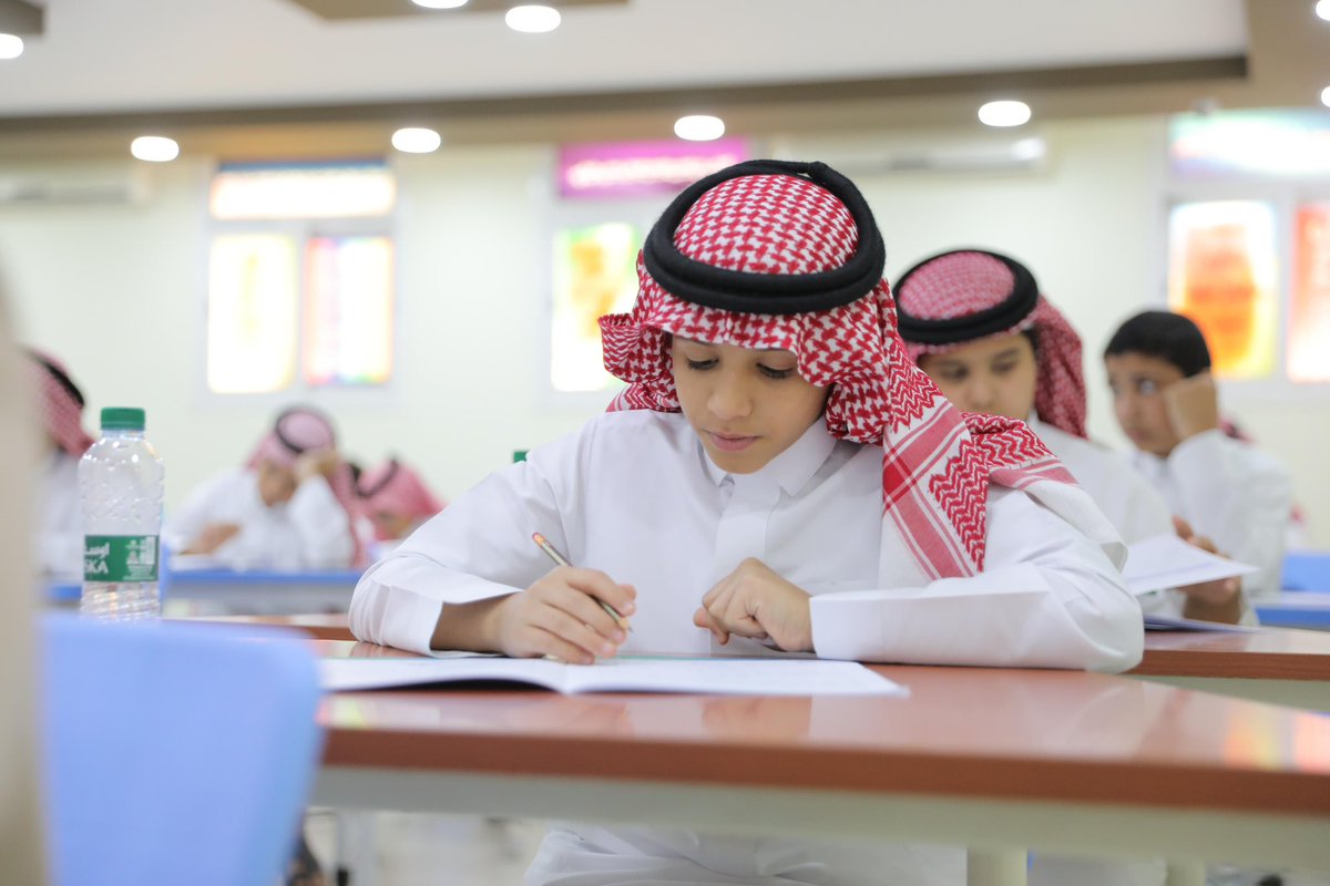 MOE_JOF's tweet photo. نظمت إدارة #تعليم_الجوف ممثلة في إدارة النشاط الطلابي، المرحلة النهائية لـ #مسابقة_موهوب بمشاركة 60 طالباً وطالبة وحضور مشرفين من مؤسسة #موهبة، وتستهدف المسابقة الطلبة في التخصصات العلمية، بهدف إلحاقهم بالبرامج التدريبية المتخصصة، لتدريبهم وتأهيلهم للمشاركة في المسابقات الدولية. https://t.co/CMrnMP3K8D