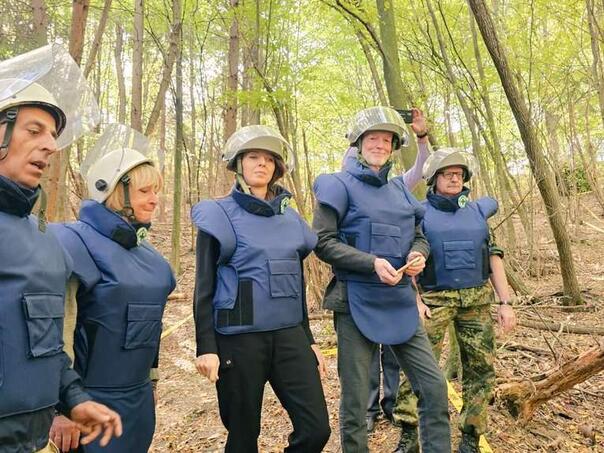 Bosnia and Herzegovina Mine Action Center BHMAC (@bhmacb) on Twitter photo BHMAC Acting Director Enis Horozović accompanied by Minister Dubravka Bošnjak and HE Amb.Dr Thomas Fitschen, visited demining sites in Ugljevik and Lopare within project Majevica free of mines. Project implemented by <a href="/NPA_BiH/">NPA Bosnia and Herzegovina</a> and @MAGBIH and supported by <a href="/GermanyDiplo/">GermanForeignOffice</a>. BHMAC Acting Director Enis Horozović accompanied by Minister Dubravka Bošnjak and HE Amb.Dr Thomas Fitschen, visited demining sites in Ugljevik and Lopare within project Majevica free of mines. Project implemented by <a href="/NPA_BiH/">NPA Bosnia and Herzegovina</a> and @MAGBIH and supported by <a href="/GermanyDiplo/">GermanForeignOffice</a>.