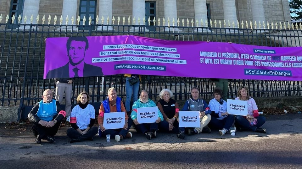 🔴 #SolidaritéEnDanger 👊
C'est le cri d’alerte des employeurs associatifs du social et du médico-social, notre mobilisation pour l’avenir du secteur de la #solidarité en France  ! ⤵️