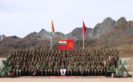 adgpi's tweet image. Hon&apos;ble #RakshaMantri Shri @rajnathsingh alongwith Gen Manoj Pande #COAS interacted  with the brave &amp;amp; dedicated troops of @GajrajCorps_IA, #IndianArmy and celebrated #Dussehra with them in forward areas of #Tawang sector.

@SpokespersonMoD
@easterncomd