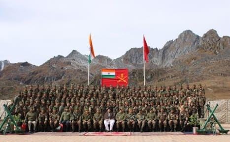 Hon'ble #RakshaMantri Shri @rajnathsingh alongwith Gen Manoj Pande #COAS interacted  with the brave & dedicated troops of @GajrajCorps_IA, #IndianArmy and celebrated #Dussehra with them in forward areas of #Tawang sector.

@SpokespersonMoD
@easterncomd