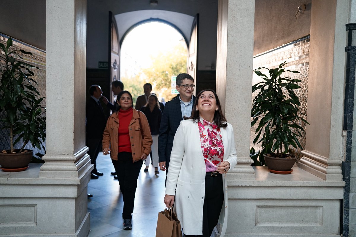 EUCA_Trade's tweet photo. La ciudad de Algeciras da la bienvenida a las autoridades de la #UniónEuropea y los gobiernos centroamericanos que participaron en el 'Foro empresarial UE Centroamérica'.
El Ayuntamiento Algeciras es un hermoso edificio de 1897 de ladrillo rojo e inspiración neomudejar. https://t.co/L1JXGVpcUr