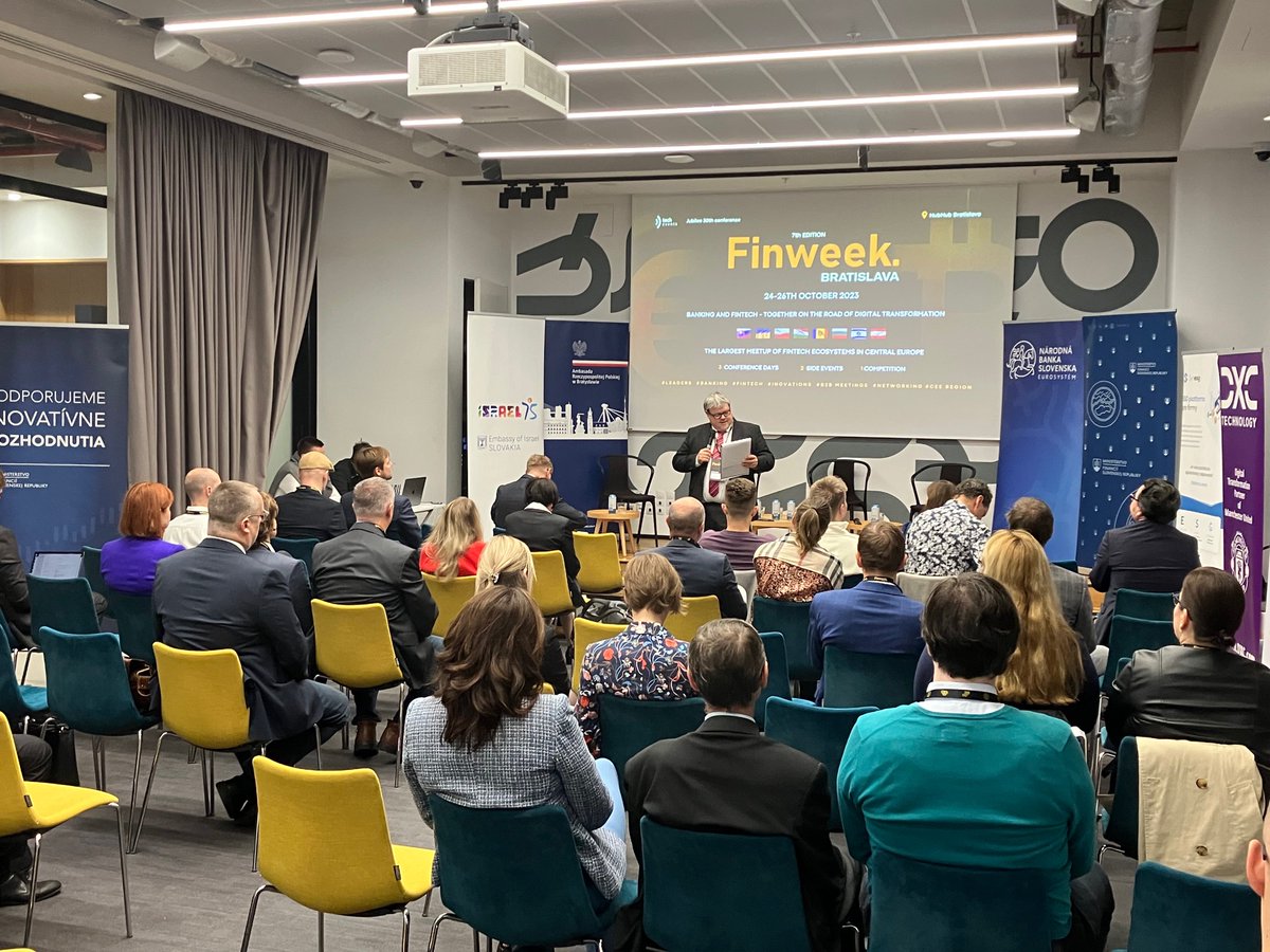PLinSlovakia's tweet photo. Trojdňový #Finweek sa začal dnes v Bratislave. Diskusie o digitálnom eure, regulácii kryptomien, inováciách a smerovaní #fintech priemyslu v stredoeurópskom regióne. Silné zastúpenie #fintech-ov z 🇵🇱 vďaka spolupráci @FinTechPoland s @PLinSlovakia, @FINAS a @techevents_eu https://t.co/xbvlyWABv4