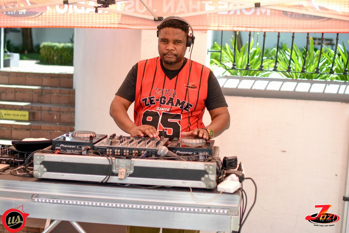 A Friday afternoon well spent with the OMD Johannesburg team unpacking the essence of Izinja zeGame. 
 @JoziFM #JoziFMInvasions