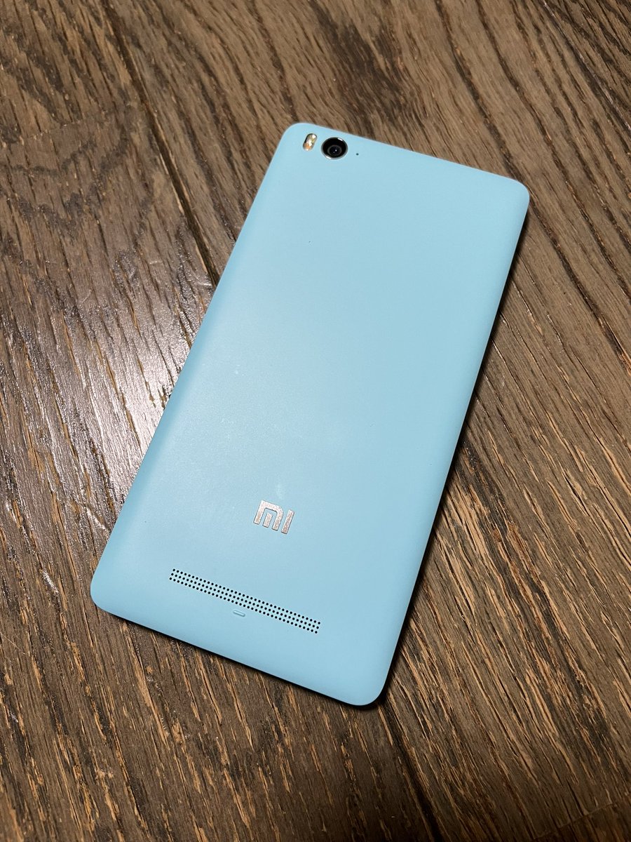 saykun001's tweet photo. 昔々買ったスマートフォン✨
#Xiaomi #Mi4c
#MIUI10
#android7
このスマホは片手に収まるし、色もデザインも大好き(^^)
いまだに大切に持ってる✨
電源を入れることはないけど(^^) https://t.co/mbLSD4aWDb
