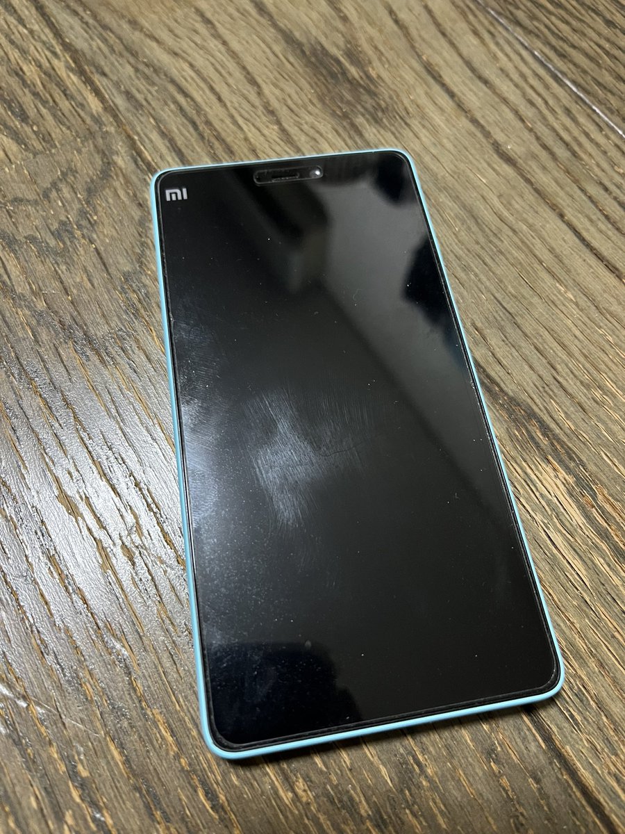 saykun001's tweet photo. 昔々買ったスマートフォン✨
#Xiaomi #Mi4c
#MIUI10
#android7
このスマホは片手に収まるし、色もデザインも大好き(^^)
いまだに大切に持ってる✨
電源を入れることはないけど(^^) https://t.co/mbLSD4aWDb