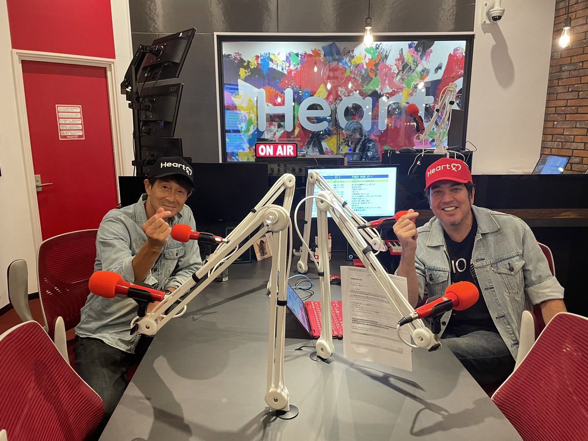 Heartfm_Radio's tweet photo. 夜6時〜7時は、
「POWER HOUR」
ジェイムスヘイブンスが生放送でオンエア！
今日は、吉田栄作さんが
スタジオゲスト出演！
みなさんからのお悩み相談お待ちしています！
#power810 #heartfm810 https://t.co/iEXdUZJ0Sy