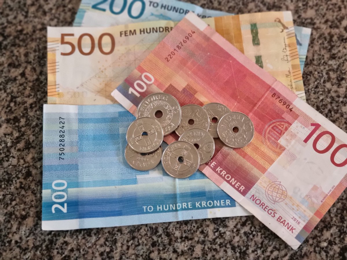 ParorendeAllian's tweet photo. ETTERLYSNING parkeringsutgifter som #pårørende for parkering på sykehus, v institusjoner og behandlingssteder, v flyplasser som ledsager etc Ta kontakt om du har eksempler,  journalist vil høre fra deg, kontakt ava@parorendealliansen.no m navn og tlfnr https://t.co/v7OMgO8jLW