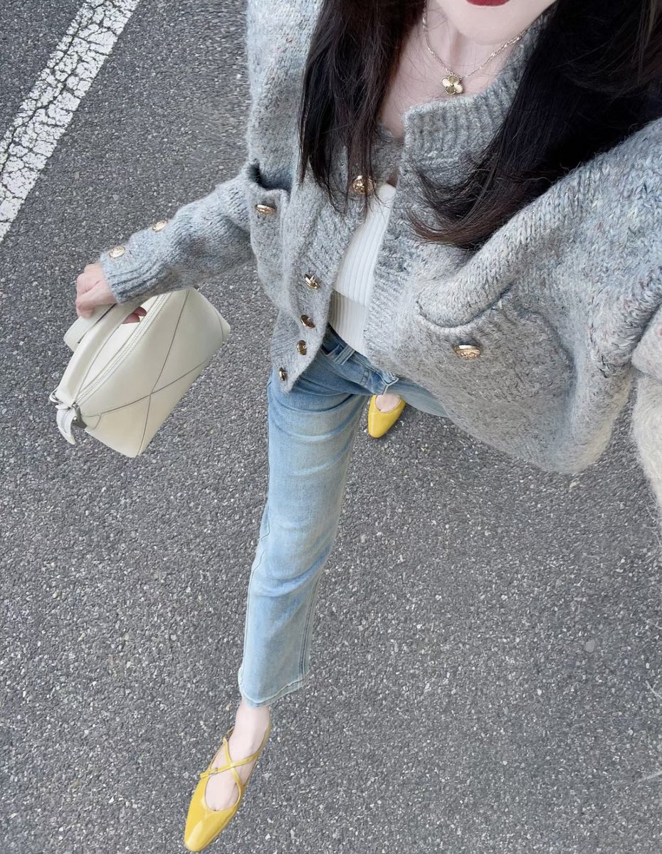 emiry_oinari's tweet photo. 服の色の組み合わせや素材の組み合わせに悩んだらいつも参考にしてる方なんだけど、どの服装も可愛すぎて！！！ https://t.co/A2IWLzZRZh