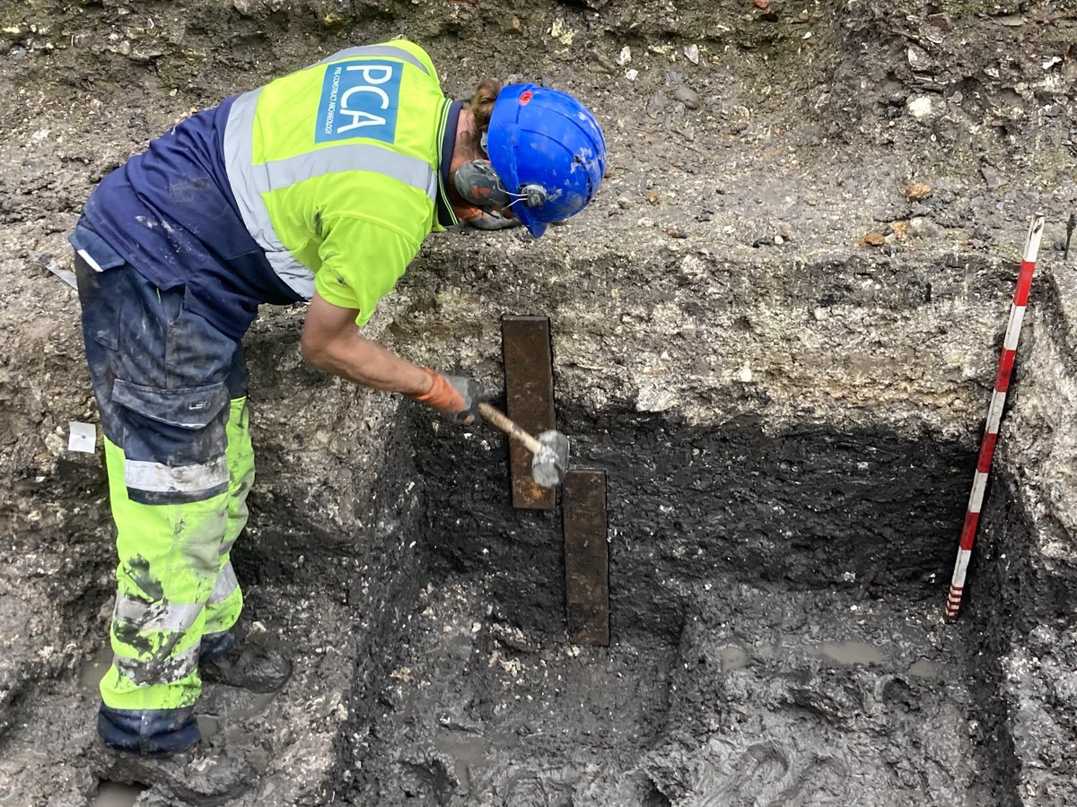 PCAarchaeology's tweet photo. In Trench 1 at our @WinchesterCity CWR site, beneath #medieval buildings, there was a rich black layer containing medieval finds. We expect samples to reveal a range of organic remains. What lies beneath this deposit? Could it be a long-lost river channel, an ancient βBrookβ? π§΅ https://t.co/wZbznfroht