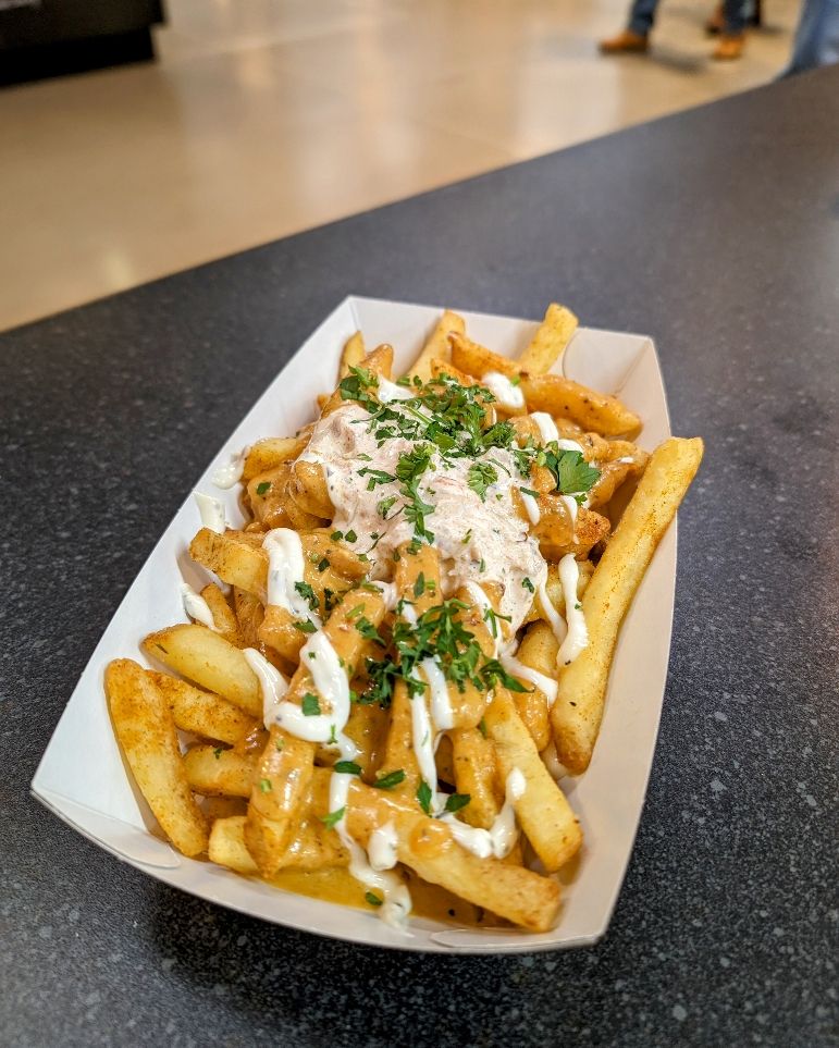 Eyemouth crab loaded fries 🤤

Cajun &amp; blue cheese white sauce
Old bay seasoned fries
Garlic mayo
White crab crema too
Crispy bacon bits 

These are dangerous 😜

#inverness #localbusinsess #nc500 #northcoast500 #scottishhighlands #scotland #crab #eyemouth #scottishproduce #food