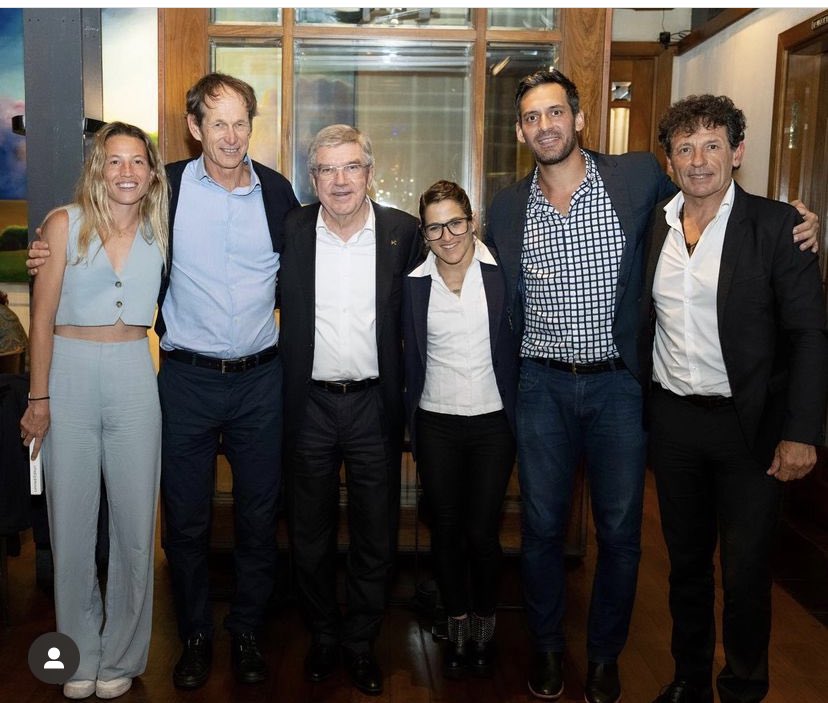 Juan Curuchet (@juancuruchet) on Twitter photo Que emoción y honor recibir este reloj con los aros olímpicos de mano del presidente del comité Olimpico Internacional Thomas Bach acompañado de @gwerthein Mario Moccia y atletas olímpicos <a href="/delfinamerino/">delfina</a> <a href="/paupareto/">Paula Pareto</a> @crismanich_sebastian <a href="/santilange/">Santiago.</a>            <a href="/juegosolimpicos/">Los Juegos Olímpicos</a> Que emoción y honor recibir este reloj con los aros olímpicos de mano del presidente del comité Olimpico Internacional Thomas Bach acompañado de @gwerthein Mario Moccia y atletas olímpicos <a href="/delfinamerino/">delfina</a> <a href="/paupareto/">Paula Pareto</a> @crismanich_sebastian <a href="/santilange/">Santiago.</a>            <a href="/juegosolimpicos/">Los Juegos Olímpicos</a>