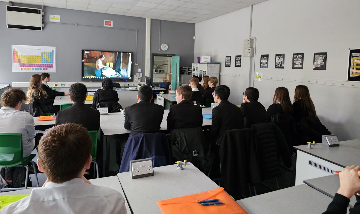 calderdocgt's tweet photo. LJMU Chemistry for All session @LJMUAbsChem with Menna delivering revision skills information to Year 11 https://t.co/Y0hmYUuQW1