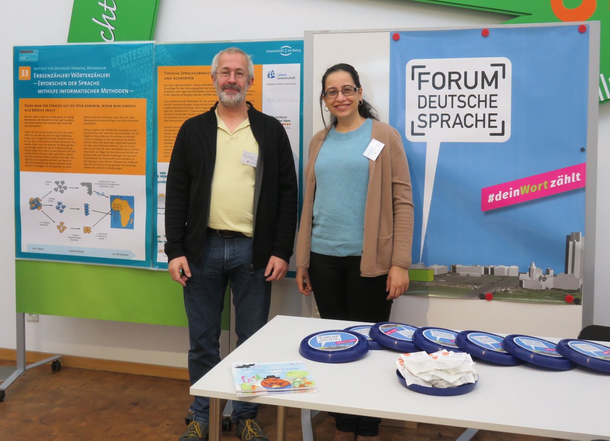 IDS_Mannheim's tweet image. Am Sonntag fand im @TECHNOSEUM zum Abschluss der @CodeWeekGermany der Aktionstag #Coding4Society statt. @Rahaf_M_Farag und Rainer Perkuhn boten am IDS-Stand ein Spiel zu Wortassoziationen an und gaben Einblicke in die Arbeit des IDS und die Planung des Forums Deutsche Sprache. 👏