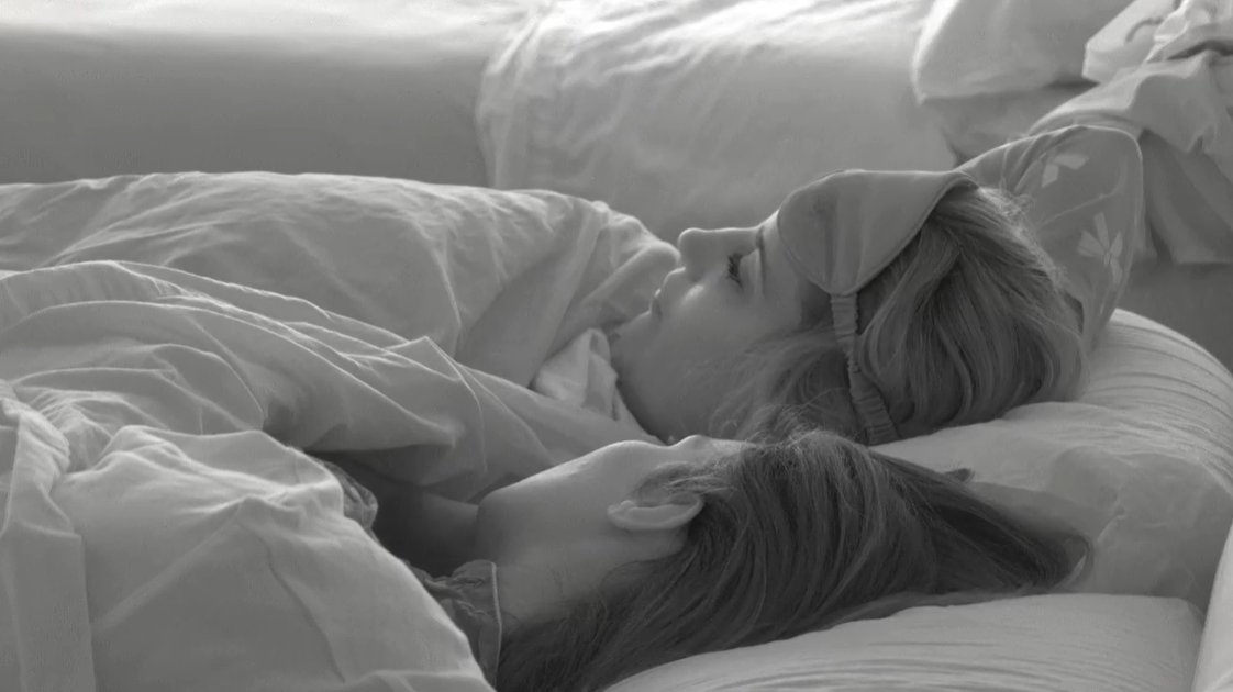 ghoficial's tweet image. Susana, a Jessica sobre Zeus: "Ayer estábamos en la otra habitación y empezarnos a decirnos 'te quiero' y tal, y por eso surgió esa pasión. Se notó un poquito, pero no mucho y tenía que haberse notado más"

#GHVIP23O #GHVIP24O

🔴 mitele.es/directo/gh-vip…