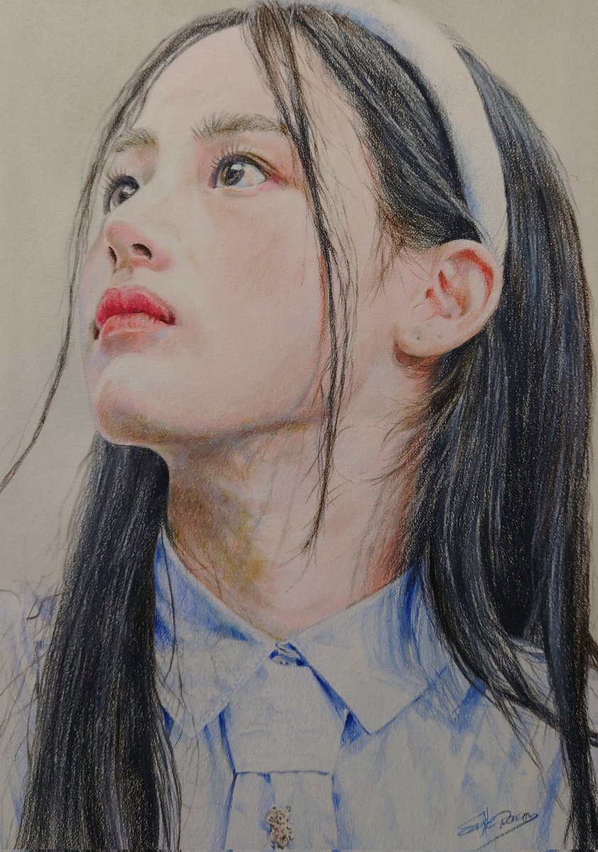 newjeans minjiを描きました
#minji #김민기 
#newjeans #뉴진스 
#色鉛筆画 #색언팔하 
#colorpencildrawing
#illustration